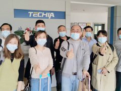 <font color='#FF0000'>最美逆行者</font>